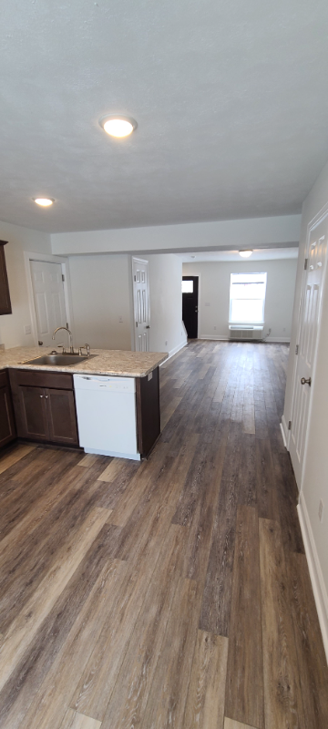 4935 Greenwood St #2 - Photo 4 of 16