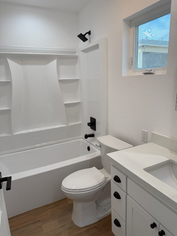 7056 W 85th St - Photo 3 of 10