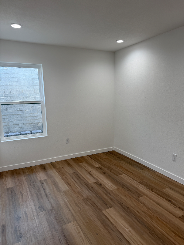7056 W 85th St - Photo 4 of 10