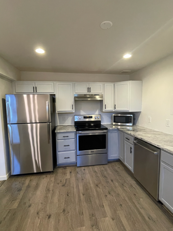 427 Hickory St - Photo 6 of 16