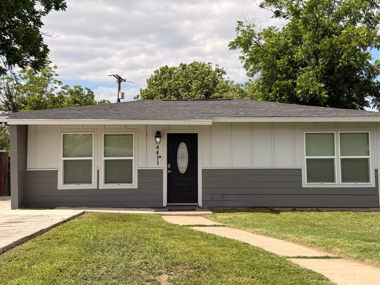4411 Lark #101