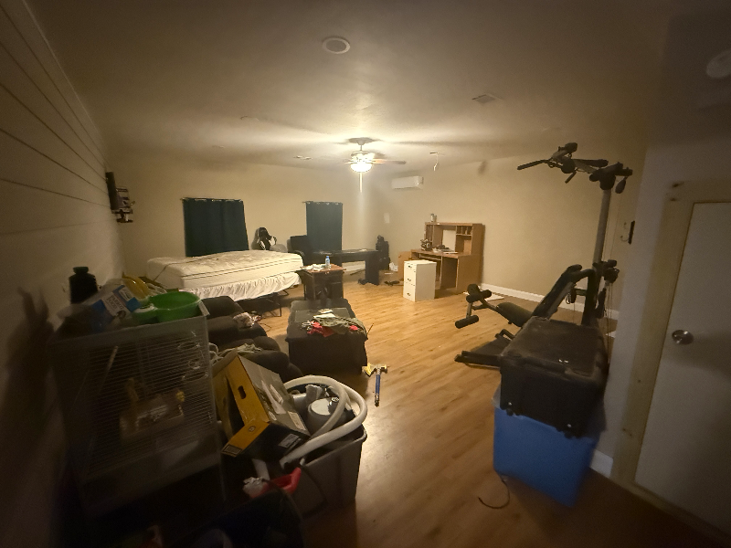 801 Pecan St - Photo 4 of 16