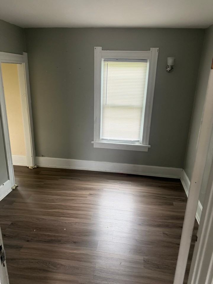 3241 Warsaw St - Photo 3 of 10
