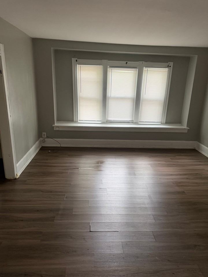 3241 Warsaw St - Photo 4 of 10