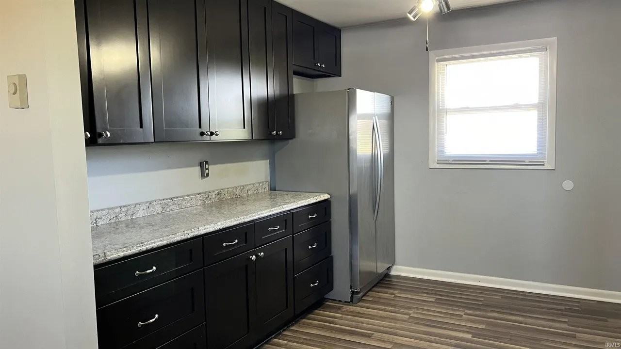 1919 S Nebo Rd #1919 - Photo 2 of 12