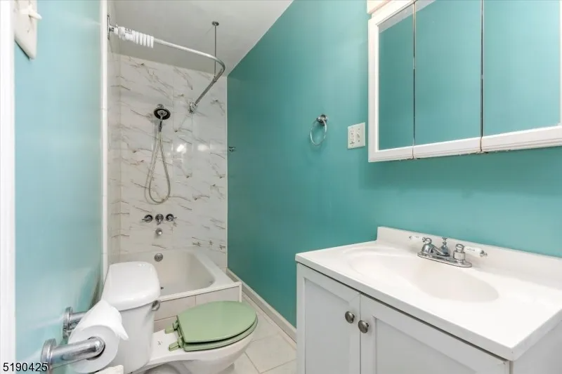 16 Smith St #1stFL - Photo 6 of 10