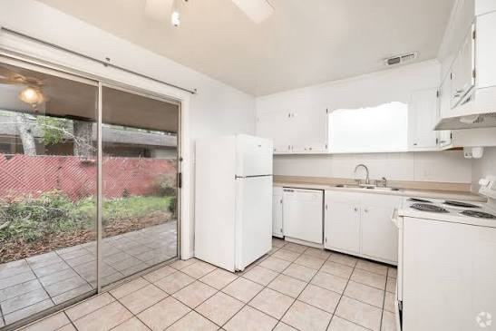 538 Royce St #1A - Photo 2 of 4