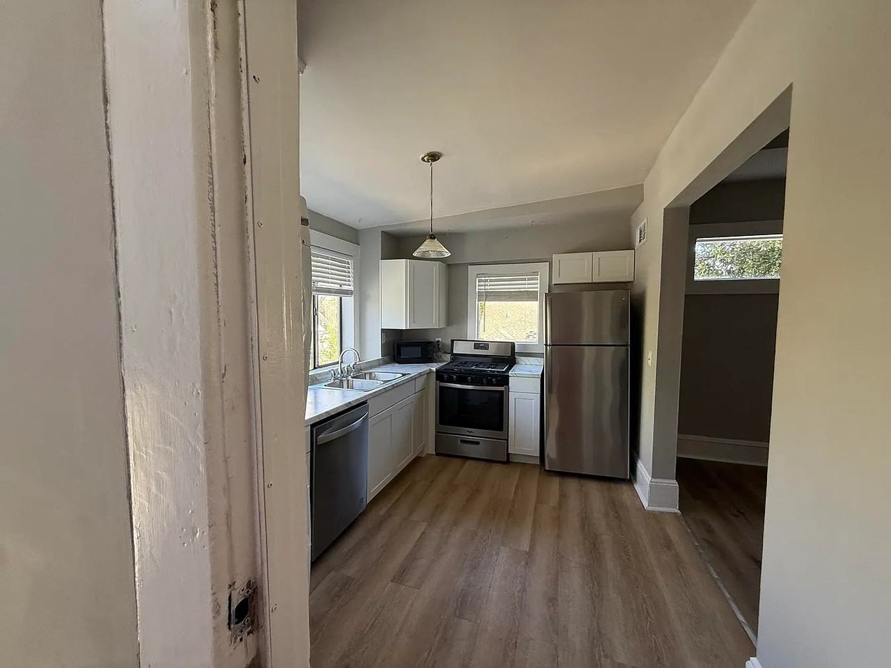 747 Barnett St Ne #3 - Photo 2 of 16