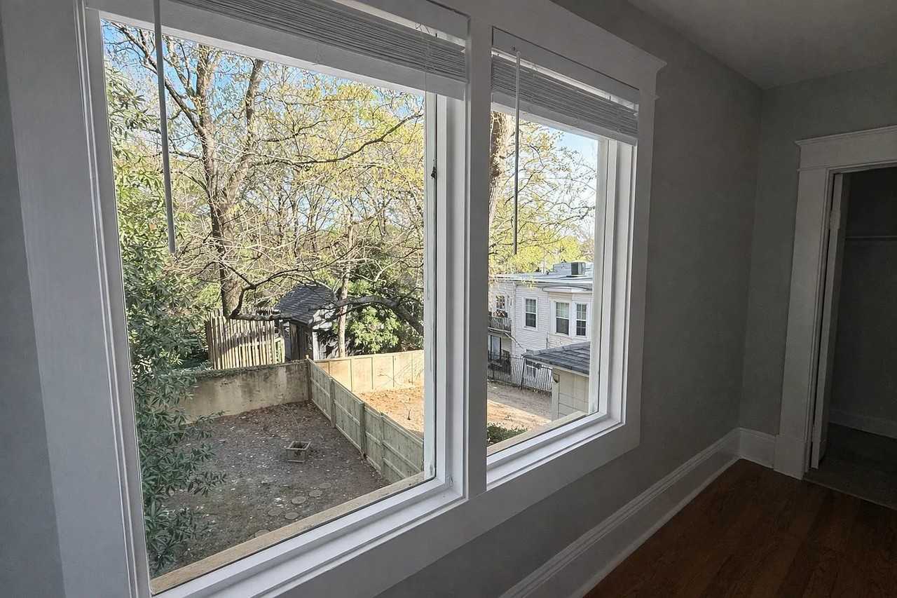 747 Barnett St Ne #3 - Photo 6 of 16