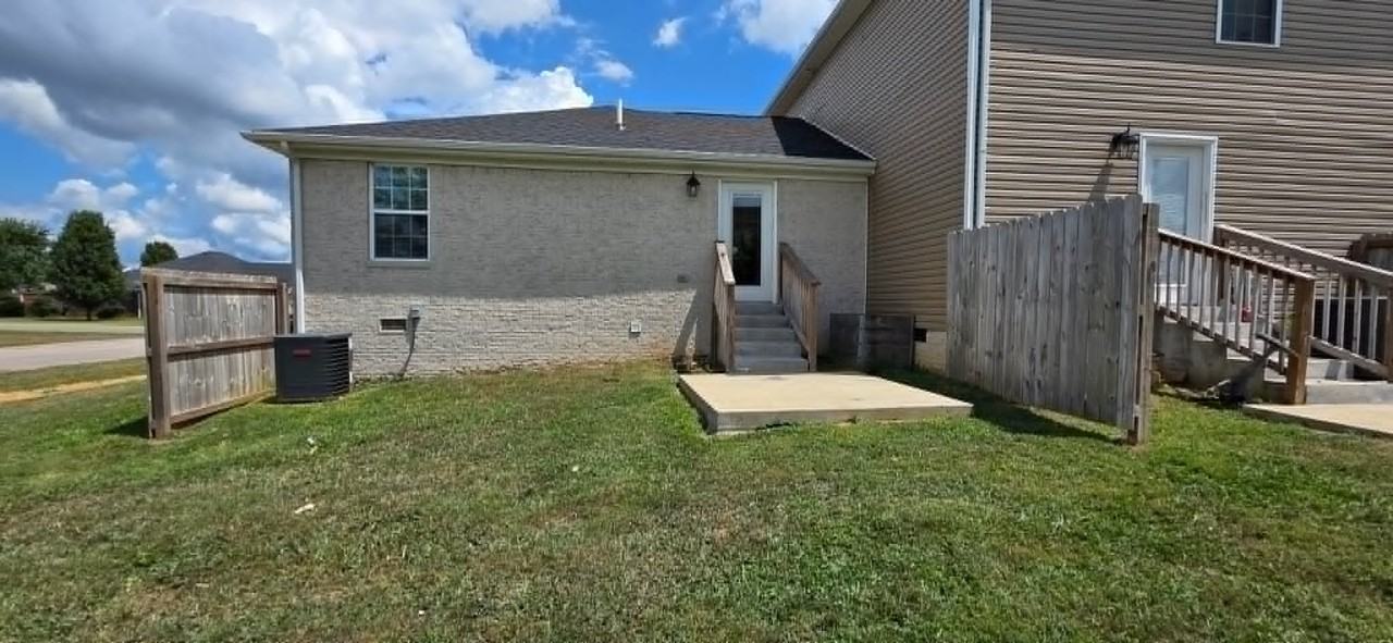 285 Creekwood Ave #D - Photo 4 of 16