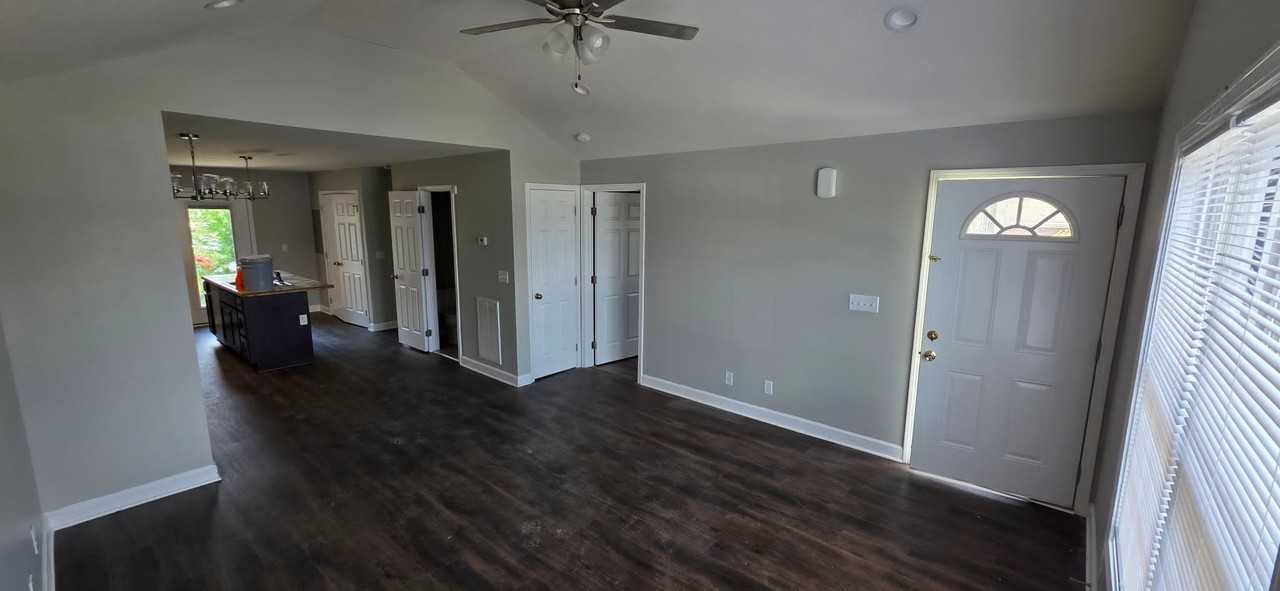 285 Creekwood Ave #D - Photo 5 of 16