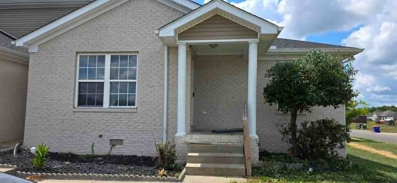 285 Creekwood Ave #D - Photo 6 of 16