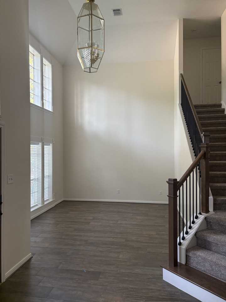 2201 Summer Reef Dr - Photo 2 of 20