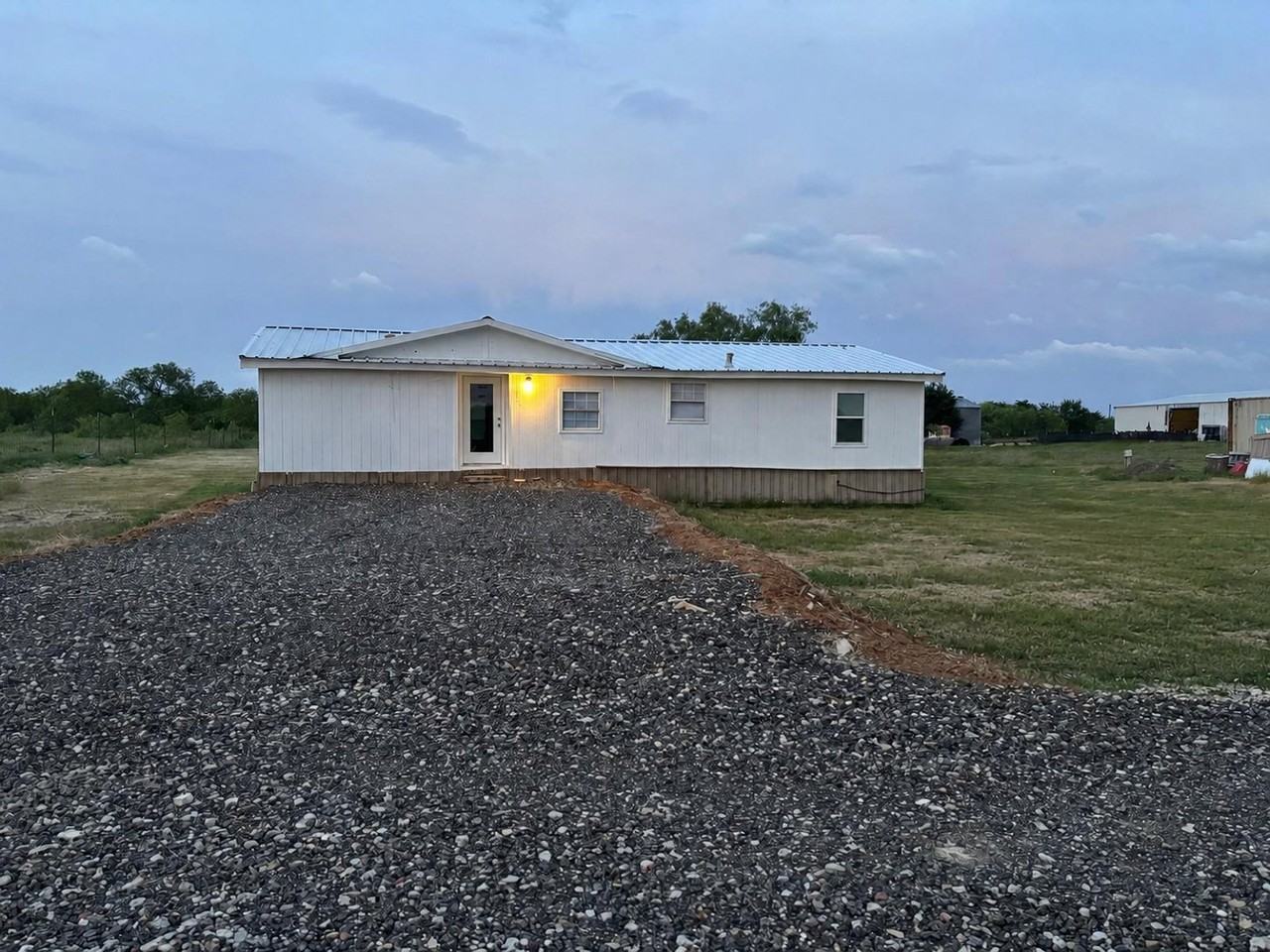 13349 Friendship Rd - Photo 3 of 20