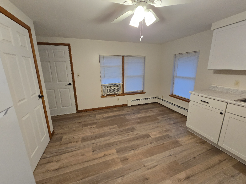 800 W Walworth St #3 - Photo 4 of 21