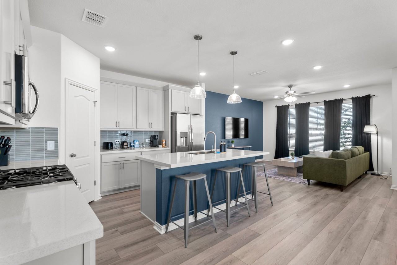 211 Tribute Blvd - Photo 2 of 13