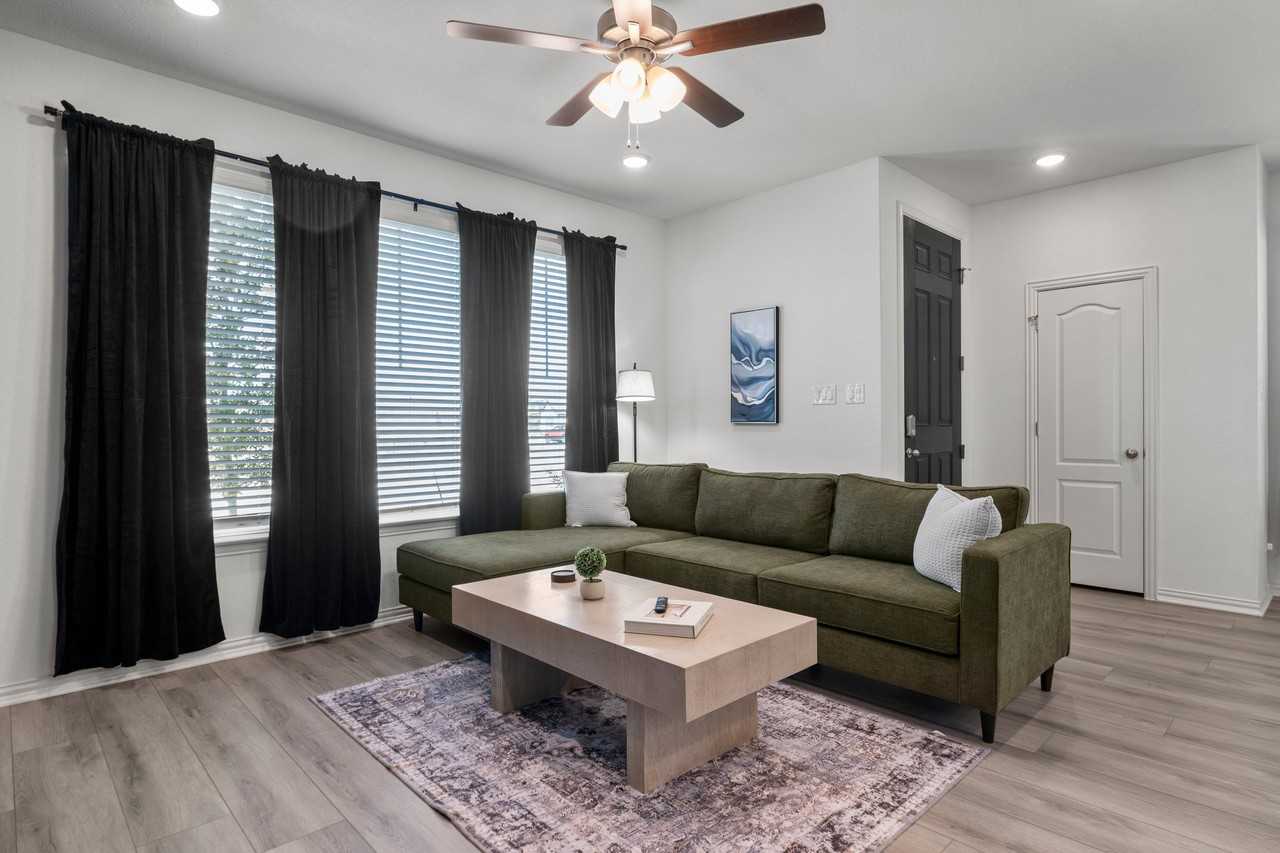 211 Tribute Blvd - Photo 5 of 13