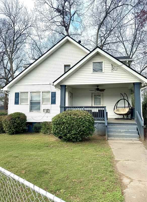 132 Leslie St Se