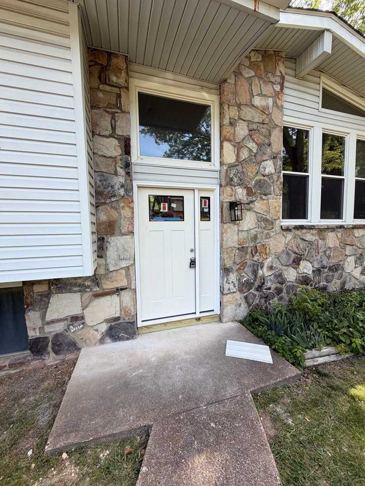 607 Mountain Wood Dr - Photo 2 of 14