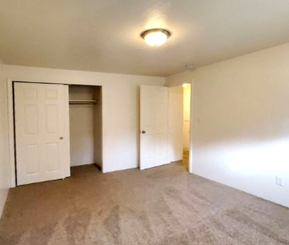 1267 Se Holman Ave #2 - Photo 2 of 5