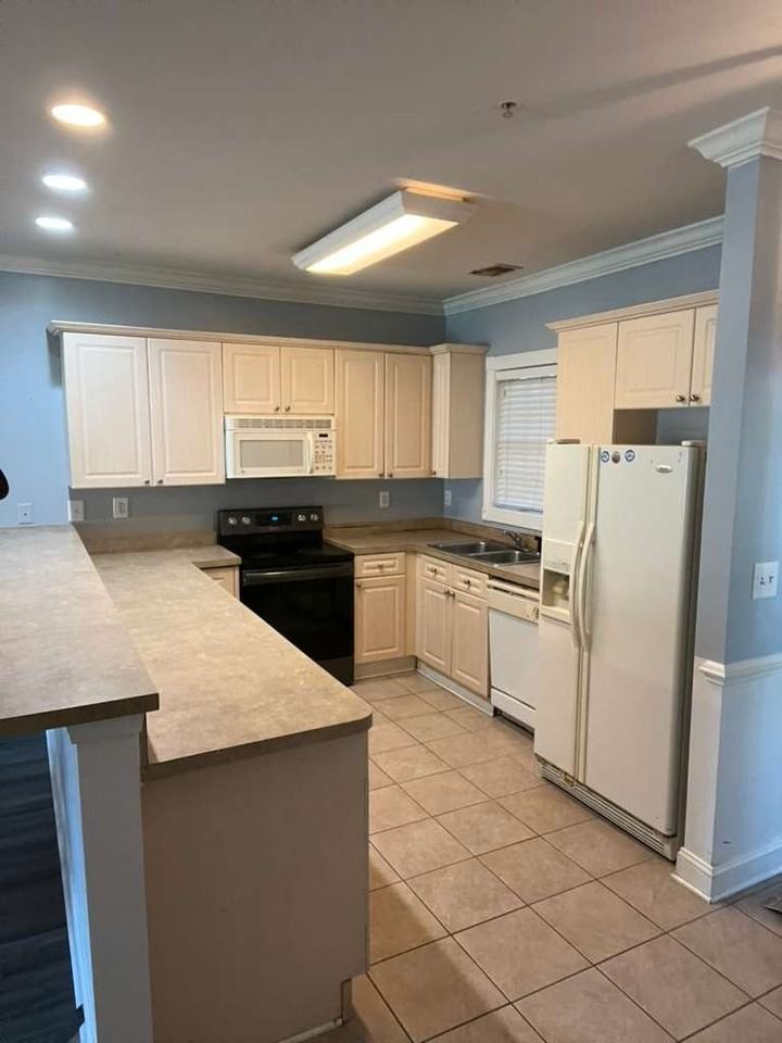 4847 Luster Leaf Cir #103 - Photo 2 of 20