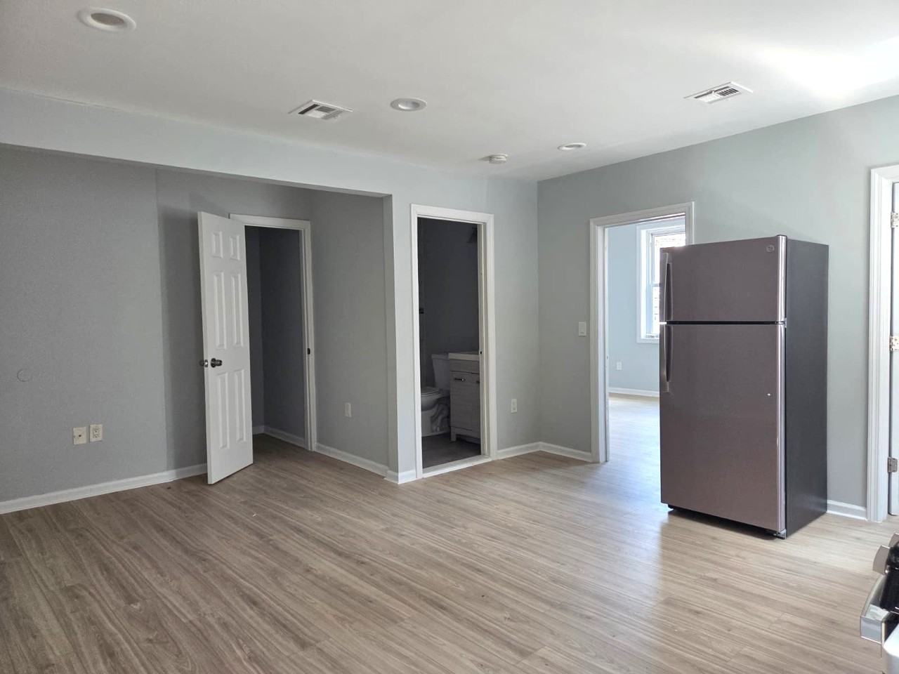62 3rd St #2 - Photo 3 of 7