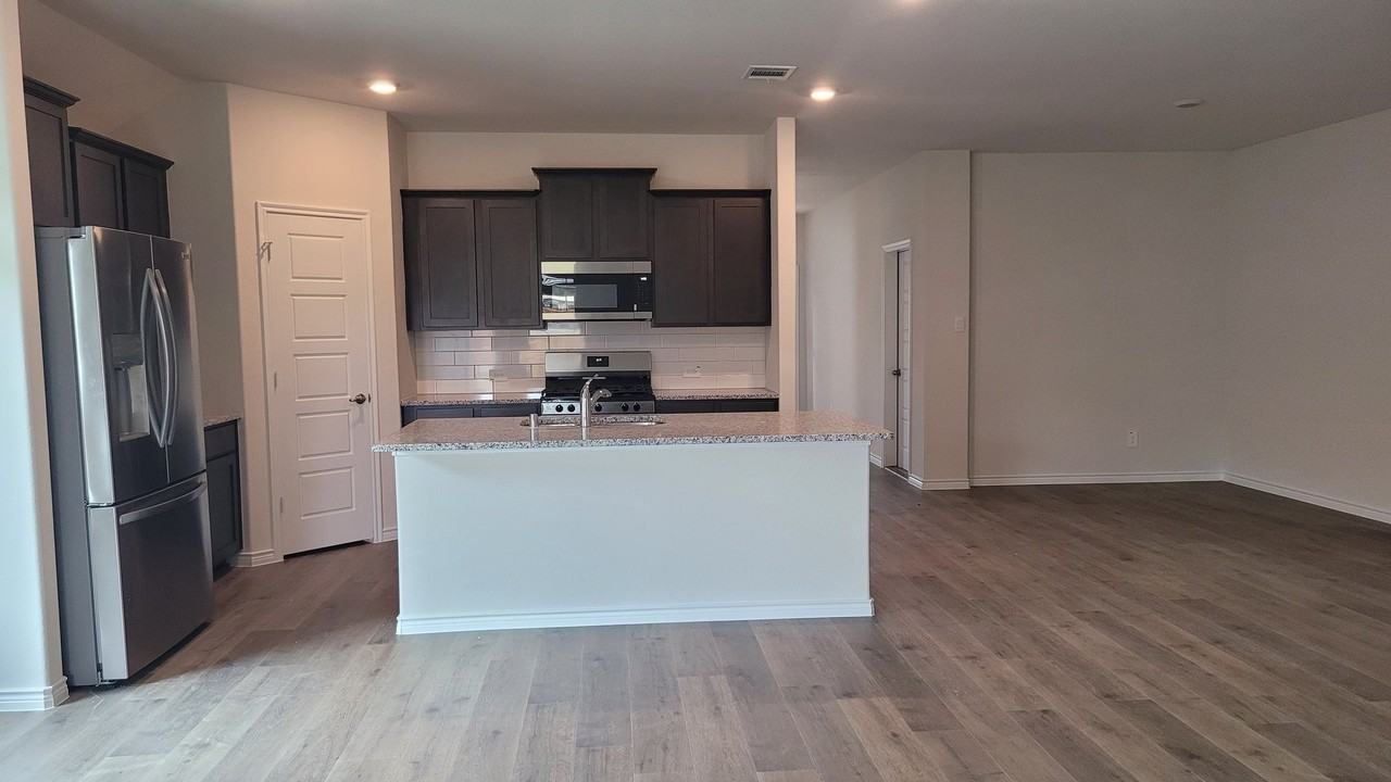 509 Range Rd - Photo 4 of 10