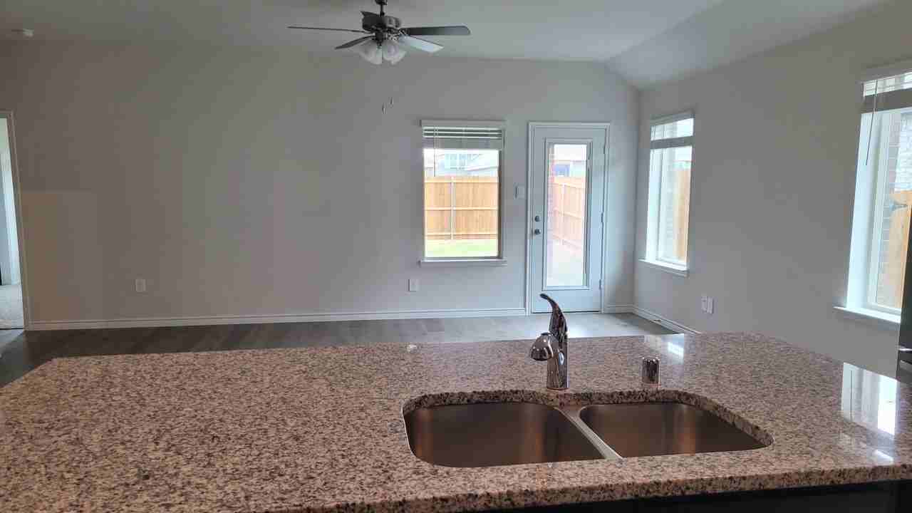 509 Range Rd - Photo 5 of 10