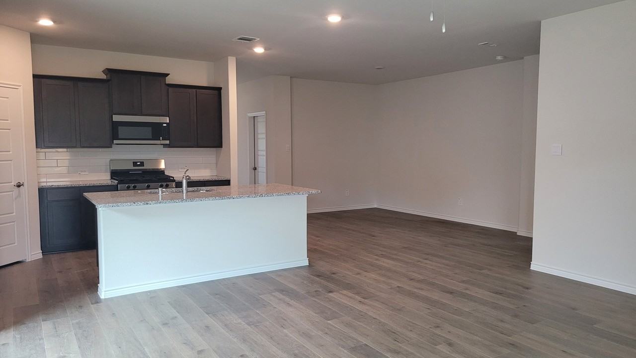 509 Range Rd - Photo 6 of 10