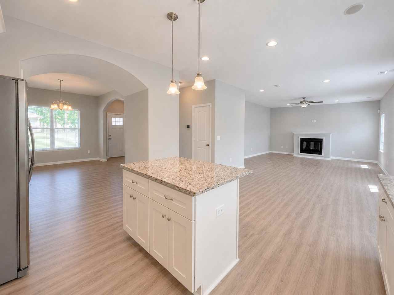 1017 Tifton St - Photo 5 of 20