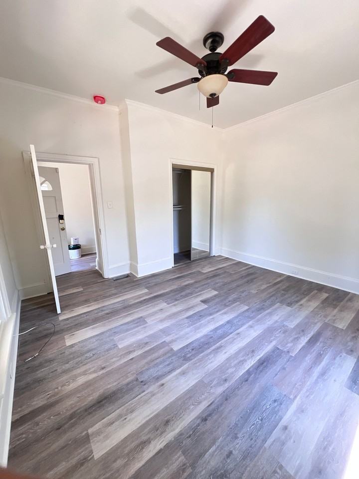 1303 N Jackson Ave - Photo 5 of 13