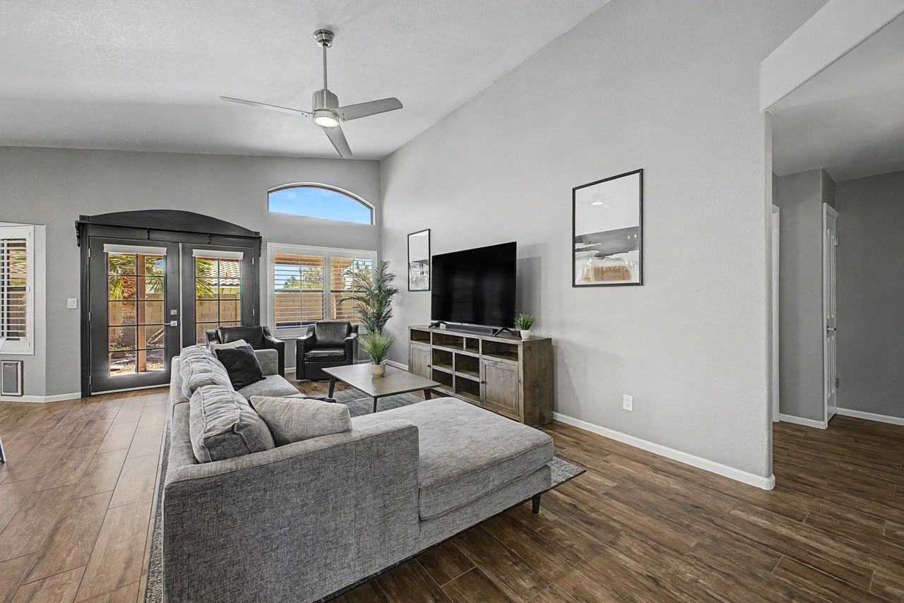 7243 W Morrow Dr - Photo 4 of 19