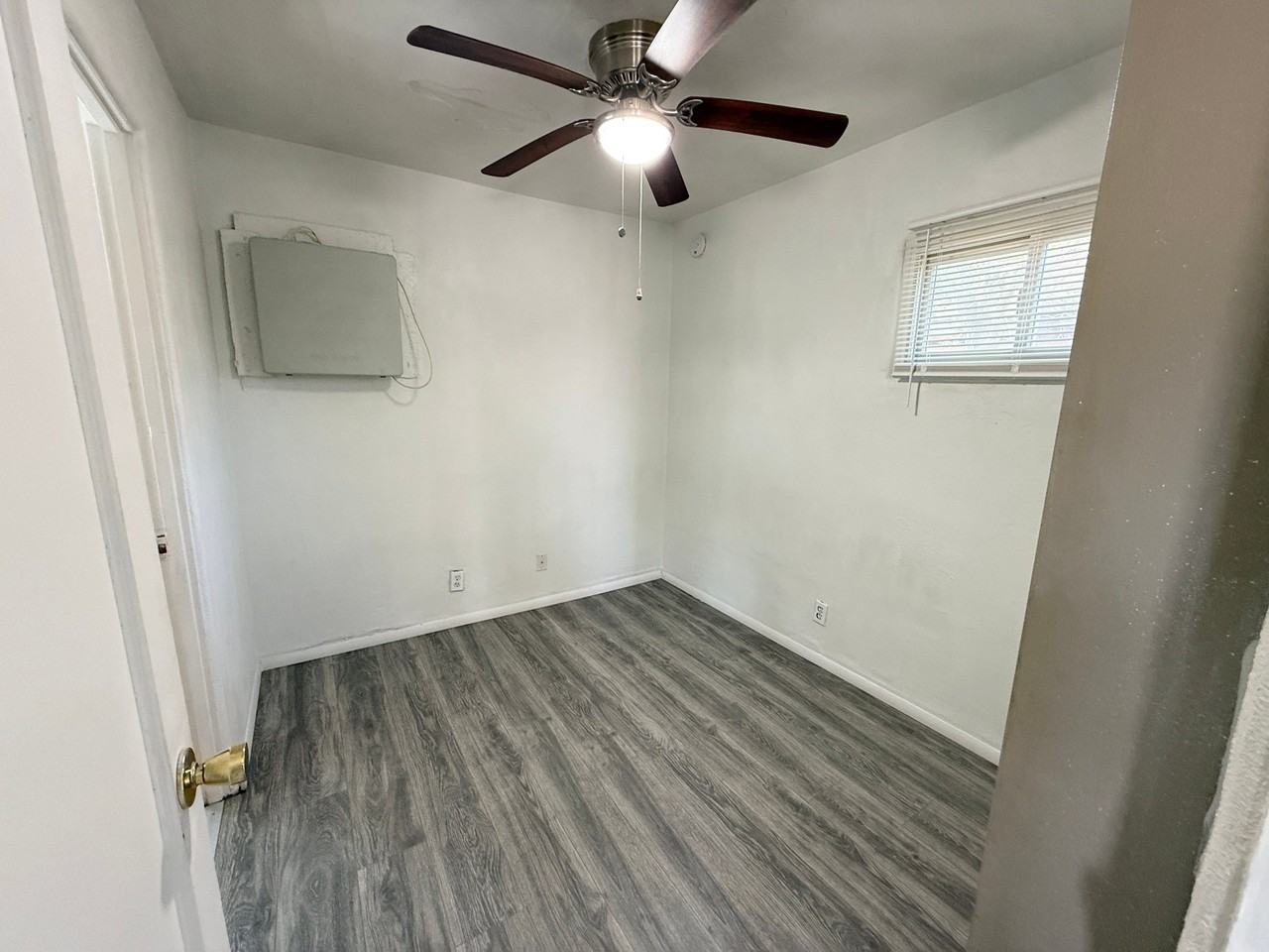 20 Chama St Ne #1-2 - Photo 3 of 8