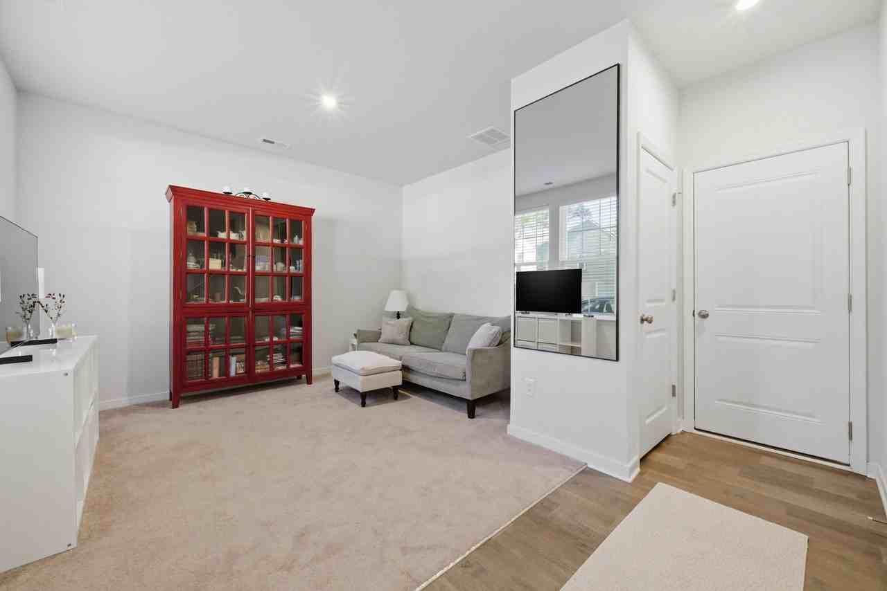 4019 Grand Reserve Ln - Photo 5 of 31