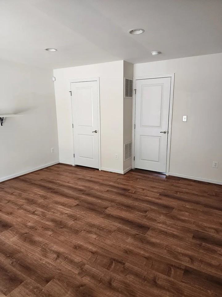 41689 Mcmonagle Sq - Photo 3 of 18