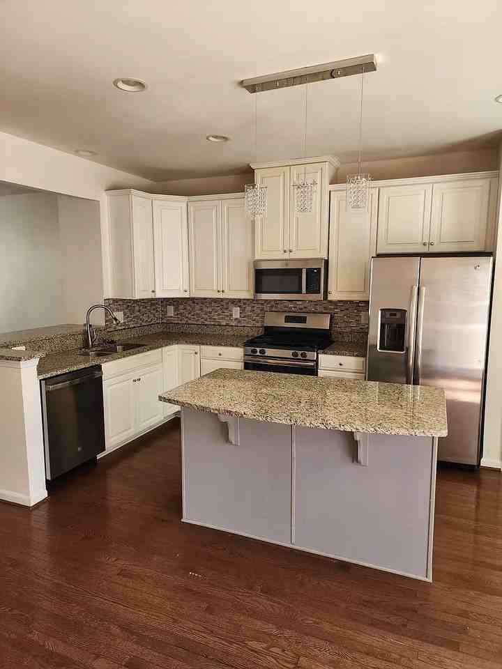 41689 Mcmonagle Sq - Photo 7 of 18