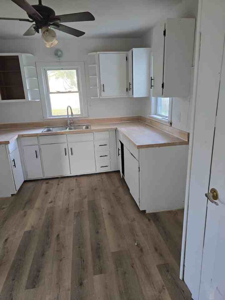1210 N Webster St - Photo 3 of 12