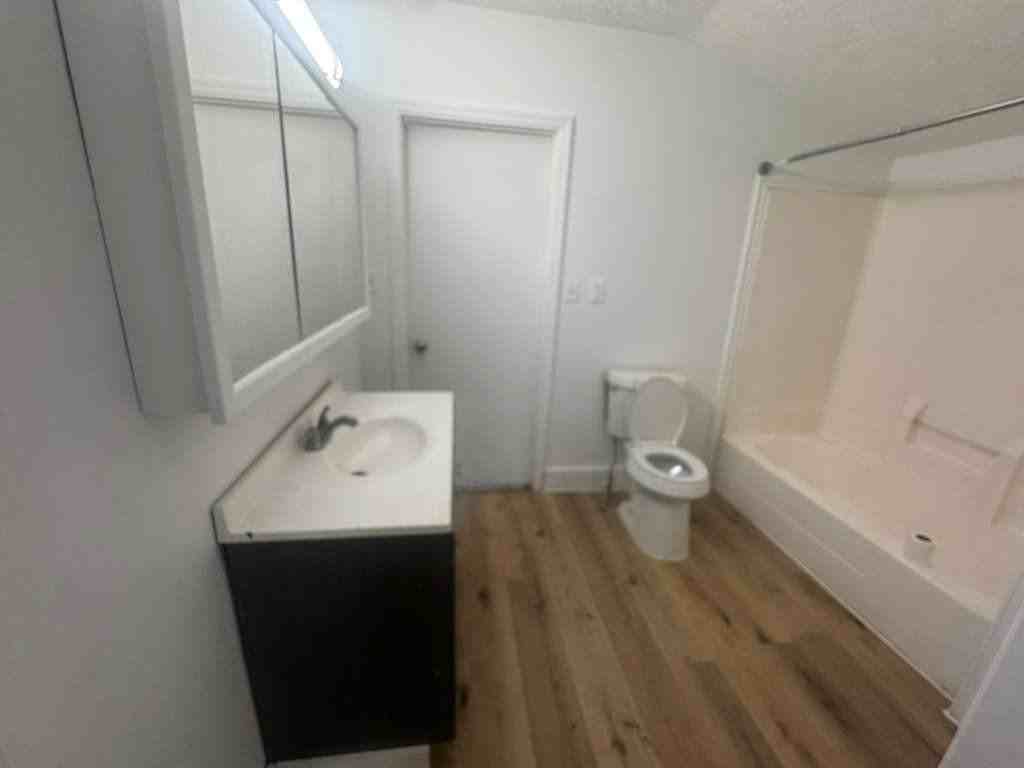1210 N Webster St - Photo 5 of 12