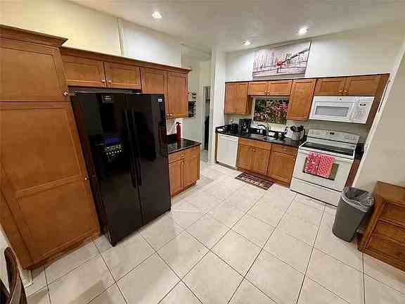 408 Nw 5th Ave - Photo 4 of 14