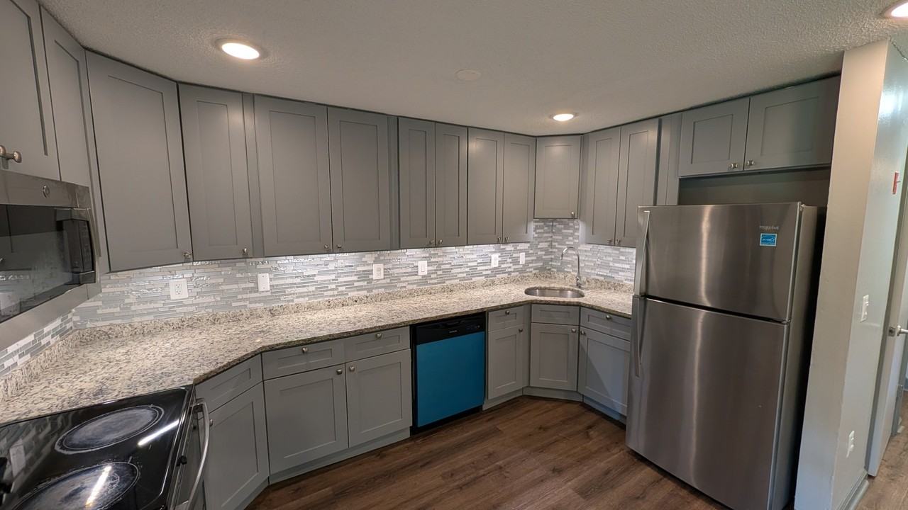94 West St #57 - Photo 3 of 20