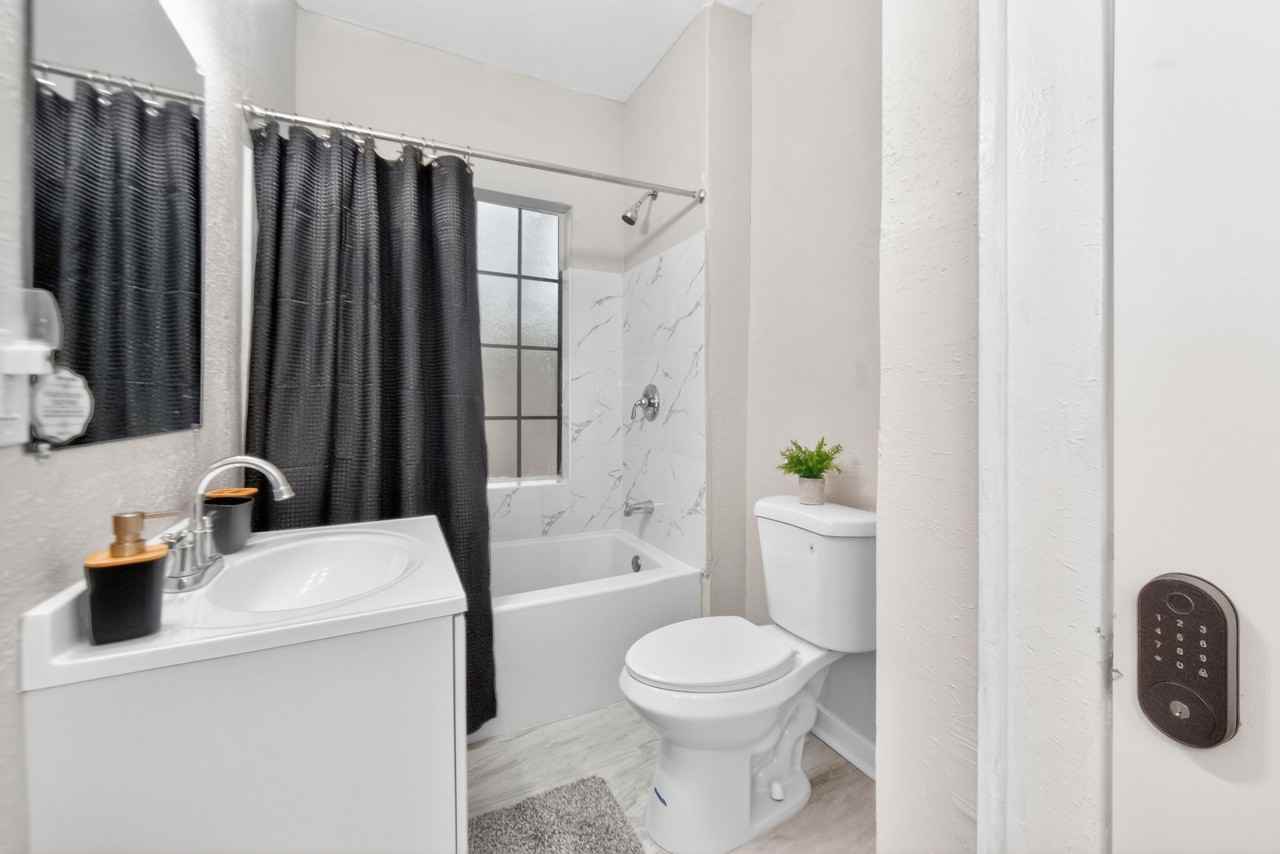 2724 Hubbard St - Photo 5 of 19