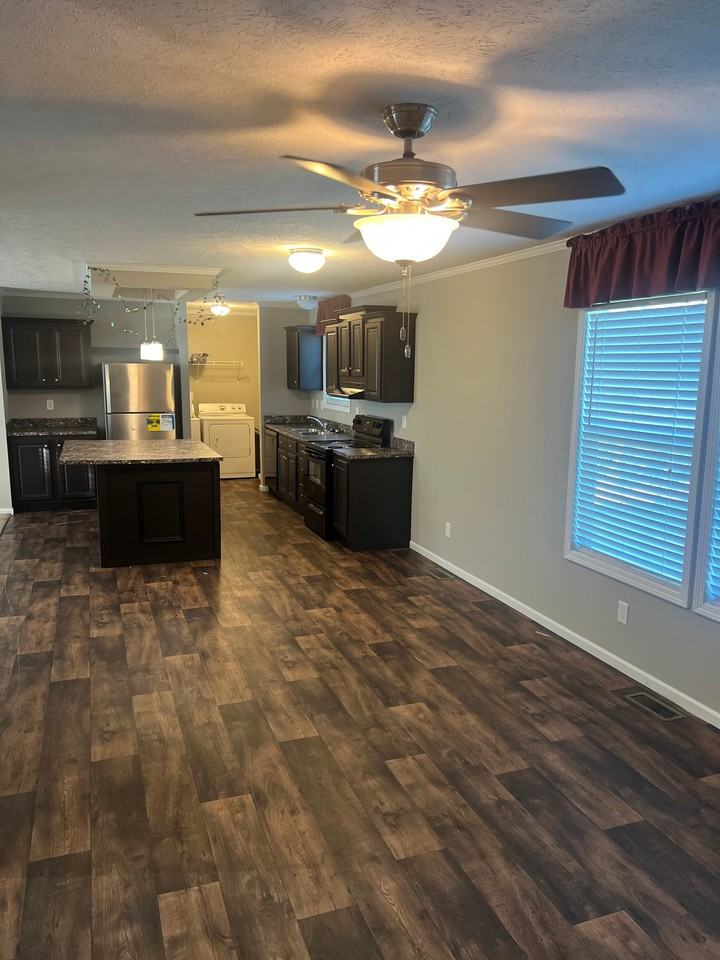 522 Banner Ave - Photo 3 of 13
