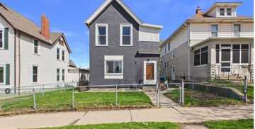 featured image of 750 Robert St S #1