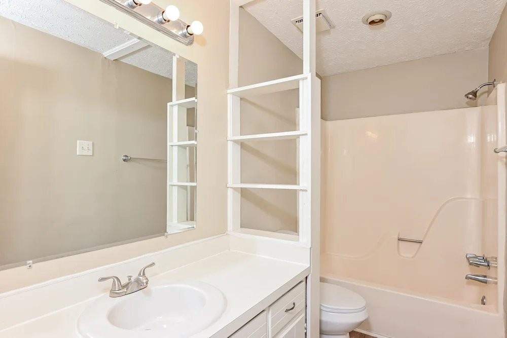 2737 King Arthur Ct - Photo 4 of 12