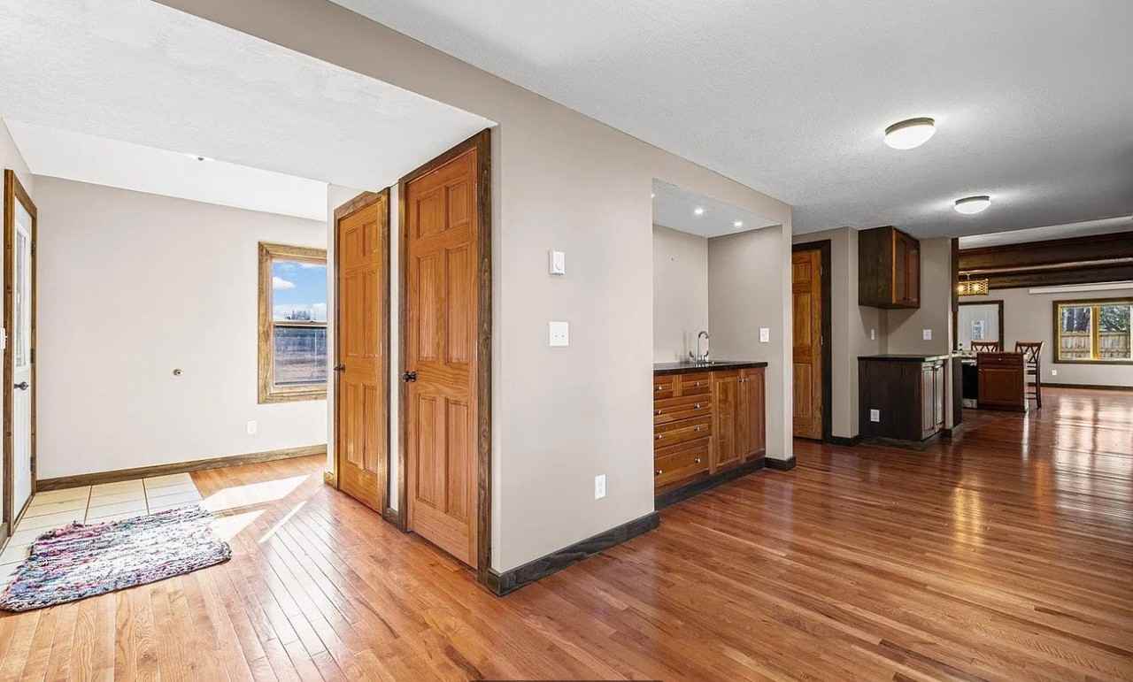 1589 Racine Ave S - Photo 6 of 11