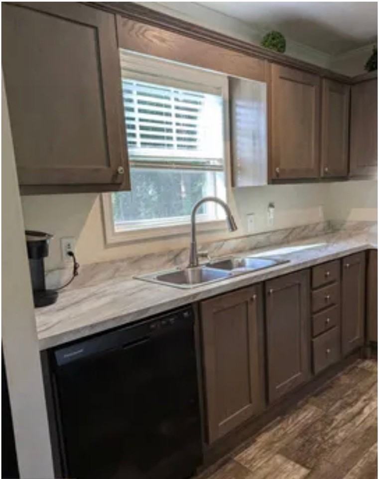 255 Greenview Cir - Photo 4 of 13