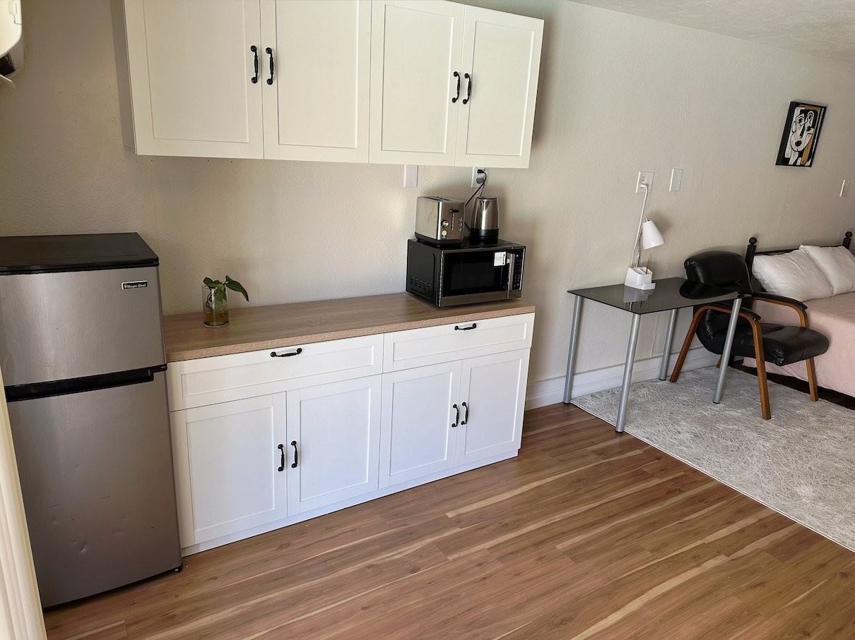 215 E Michigan Ave - Photo 2 of 11