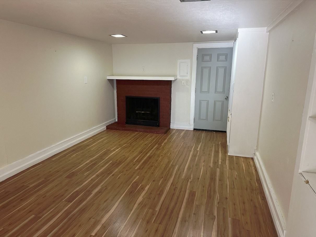 215 E Michigan Ave - Photo 6 of 11