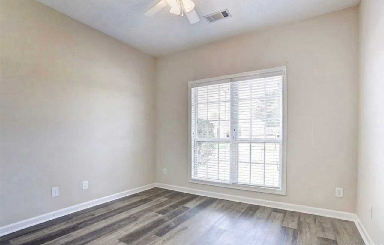 6916 Sandfield Dr - Photo 3 of 14