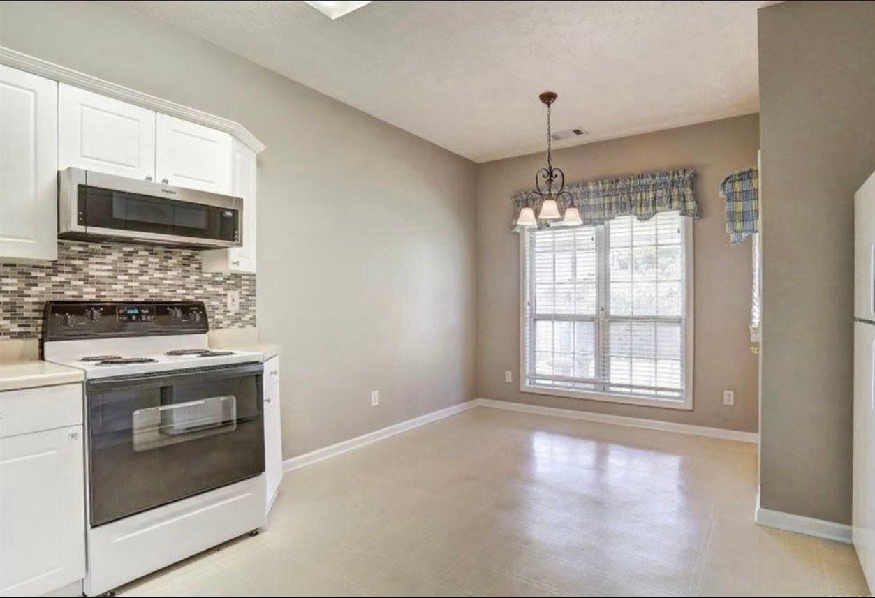 6916 Sandfield Dr - Photo 5 of 14